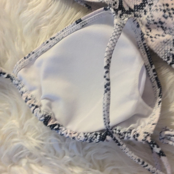 Pink snake print size medium bikini set - Picture 3 of 8